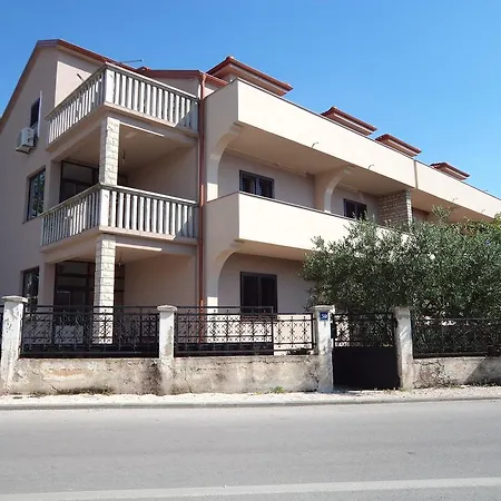 Ena Apartman Biograd na Moru