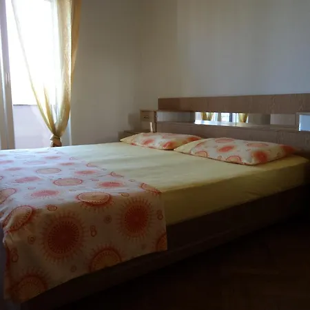 Ena * Biograd na Moru