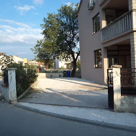 Ena Biograd na Moru